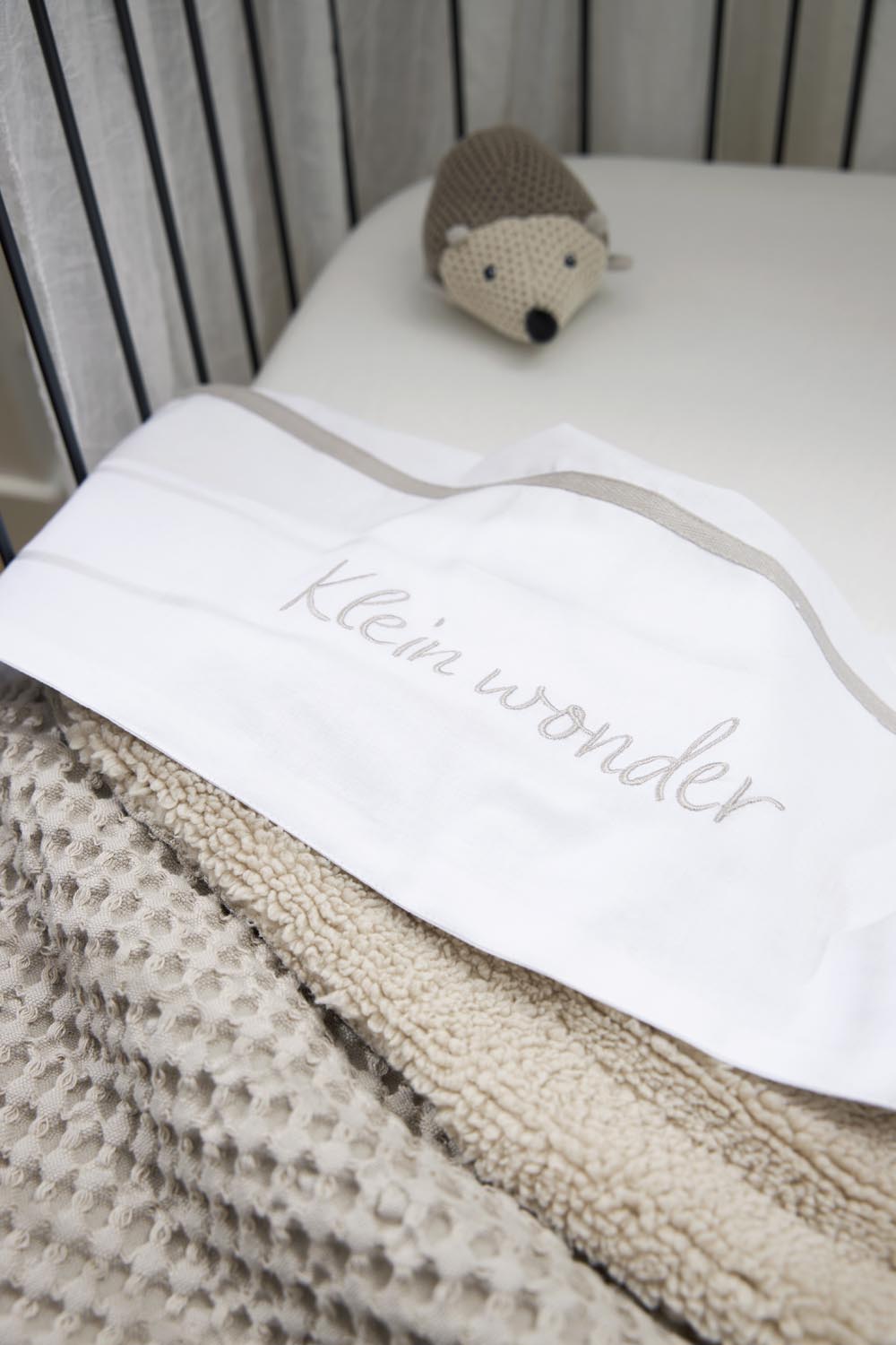 Cot bed sheet Klein Wonder - greige - 100x150cm