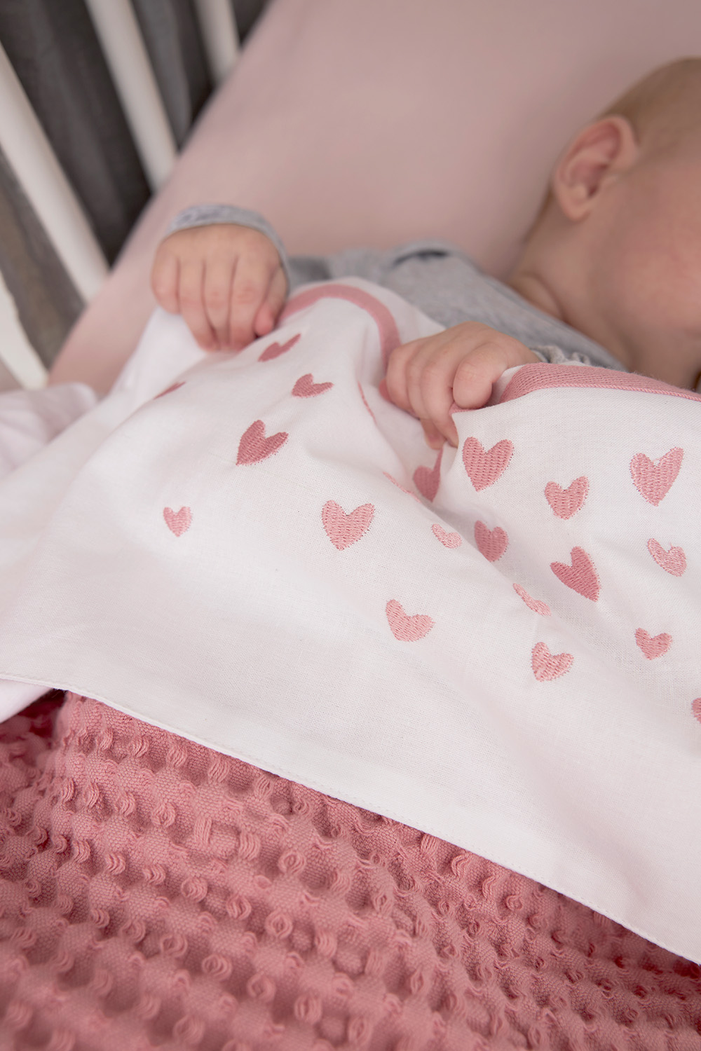 Crib sheet Hearts - old pink - 75X100cm